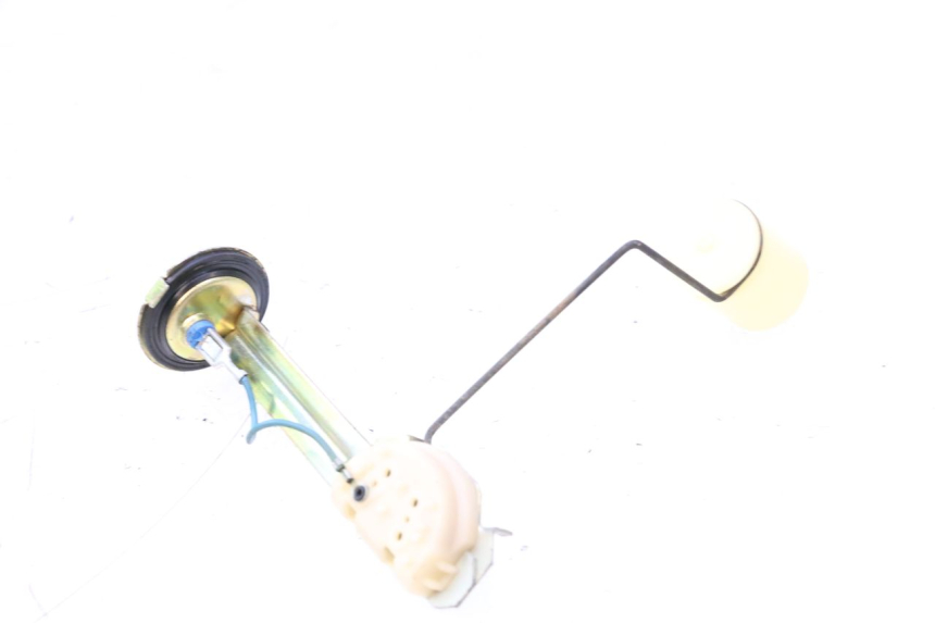 photo de INDICATORE LIVELLO CARBURANTE YAMAHA YP MAJESTY 125 (1998 - 2001) - Altra angolazione