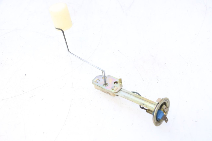 photo de INDICATORE LIVELLO CARBURANTE YAMAHA YP MAJESTY 125 (1998 - 2001) - Primo piano tecnico