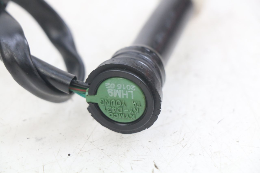 photo de INDICATORE LIVELLO OLIO KYMCO AGILITY NAKED RENOUVO 2T 50 (2011 - 2018) - Primo piano tecnico