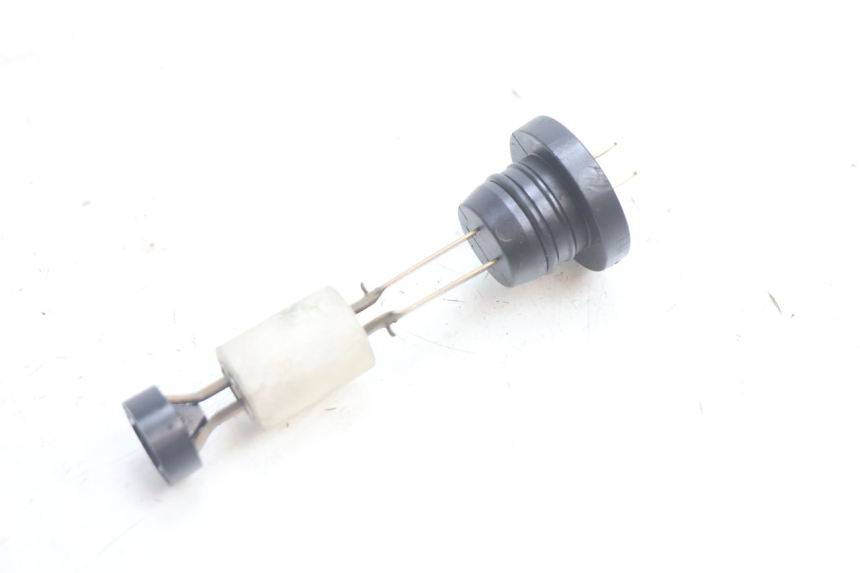 photo de LIVELLO OLIO SERBATOIO PEUGEOT BUXY 50 (1993 - 1998) - Zoom sullo stato d'uso
