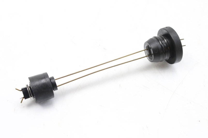 photo de LIVELLO OLIO SERBATOIO PEUGEOT CITYSTAR 50 (2013 - 2017) - Zoom sullo stato d'uso