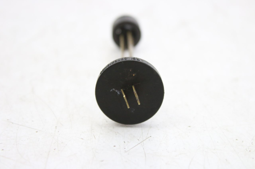 photo de LIVELLO OLIO SERBATOIO PEUGEOT CITYSTAR 50 (2013 - 2017) - Primo piano tecnico