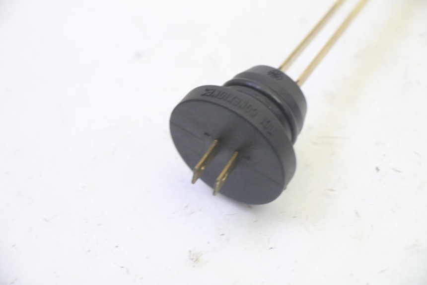 photo de LIVELLO OLIO SERBATOIO PEUGEOT CITYSTAR 50 (2013 - 2017) - Zoom sullo stato d'uso