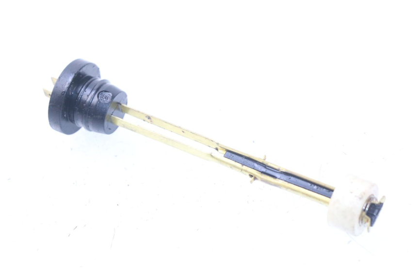 photo de LIVELLO OLIO SERBATOIO PEUGEOT ELYSTAR 50 (2002 - 2014) - Zoom sullo stato d'uso