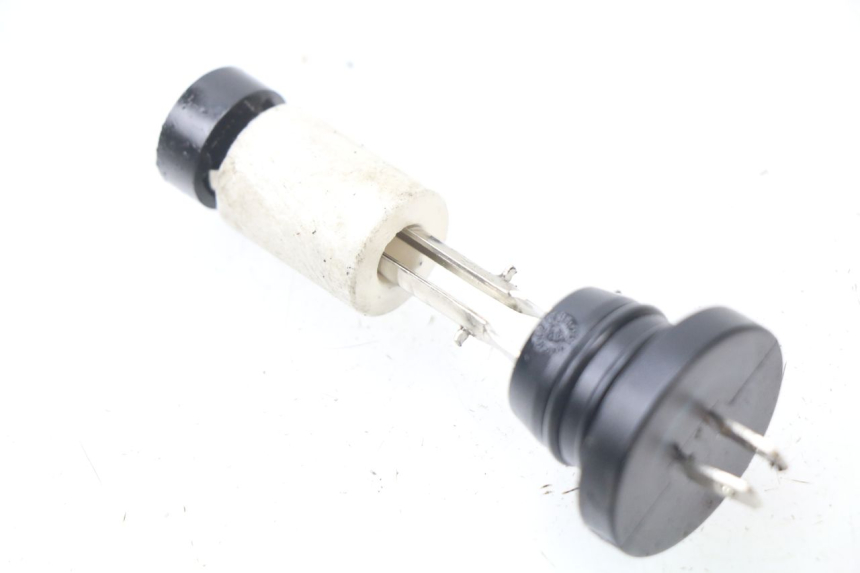 photo de Livello dell'olio nel serbatoio PEUGEOT JET FORCE CARBU 50 (2003 - 2016) - Vista principale