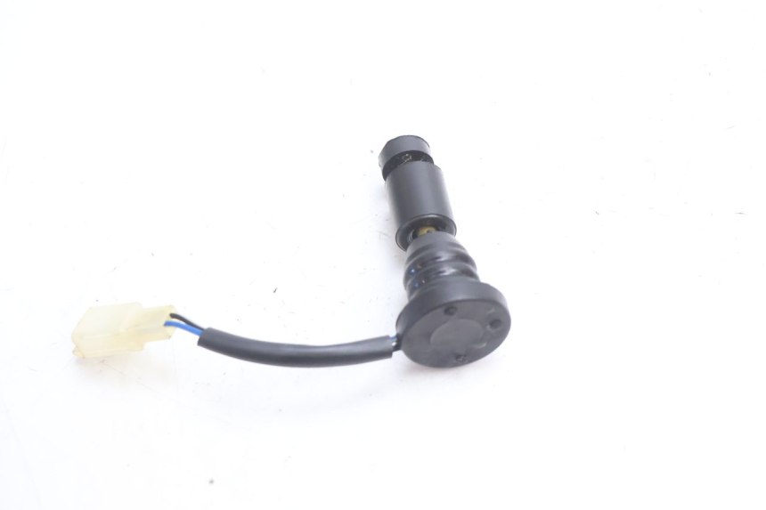 photo de LIVELLO OLIO SERBATOIO PEUGEOT KISBEE 2T 50 (2010 - 2017) - Zoom sullo stato d'uso
