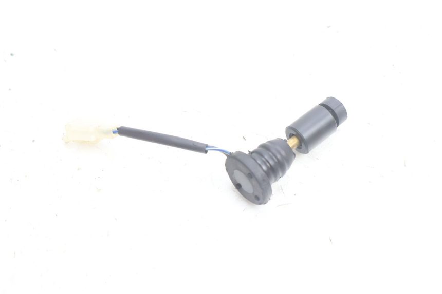 photo de LIVELLO OLIO SERBATOIO PEUGEOT KISBEE 2T 50 (2010 - 2017) - Zoom sullo stato d'uso