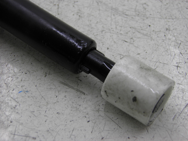 photo de Livello dell'olio nel serbatoio KYMCO AGILITY RS 2T 50 (2009 - 2013) - Altra angolazione