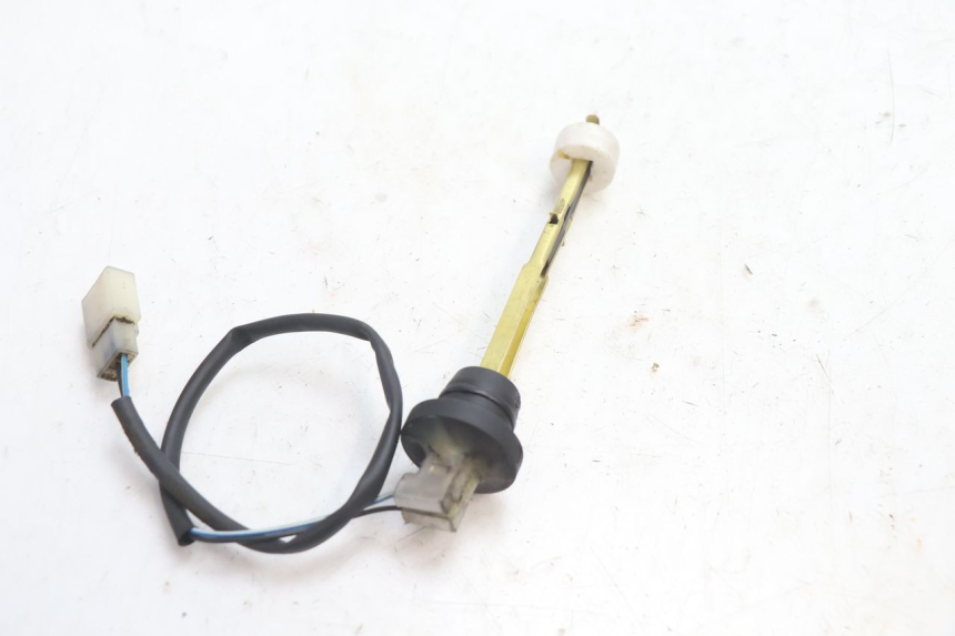 photo de Livello dell'olio nel serbatoio PEUGEOT LUDIX ONE 50 (2004 - 2013) - Zoom sullo stato d'uso