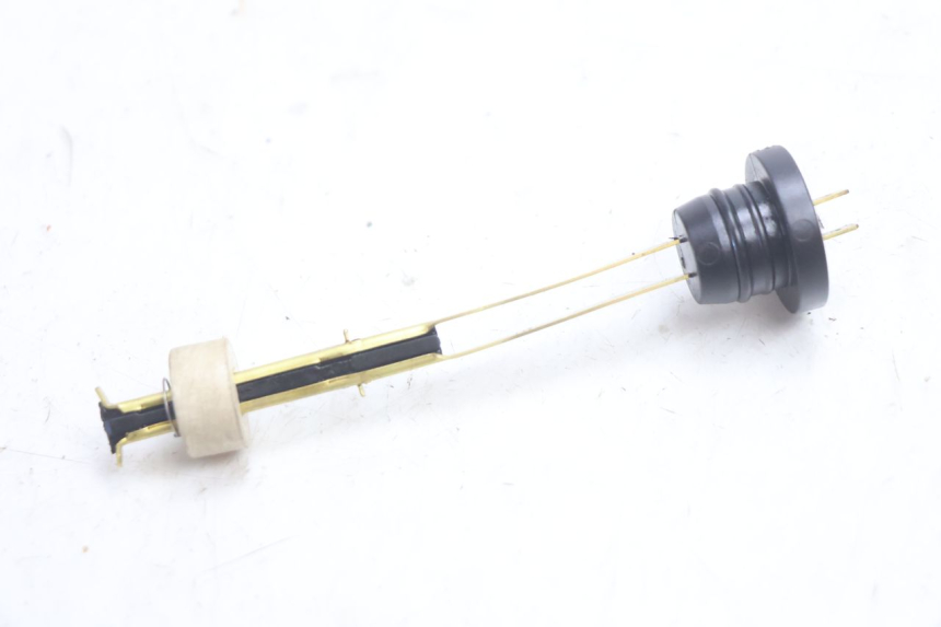 photo de LIVELLO OLIO SERBATOIO PEUGEOT LUDIX SNAKE 2T 50 (2004 - 2014) - Altra angolazione