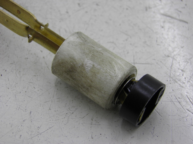 photo de Livello dell'olio nel serbatoio MBK MACH G LC 50 (2002) - Zoom sullo stato d'uso