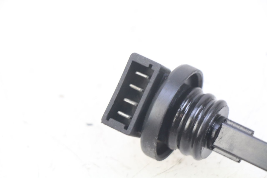 photo de LIVELLO OLIO SERBATOIO PIAGGIO VESPA S 2T 50 (2007 - 2014) - Zoom sullo stato d'uso