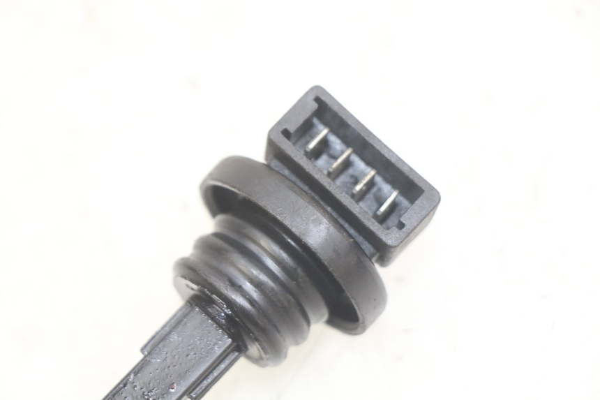 photo de LIVELLO OLIO SERBATOIO PIAGGIO VESPA S 2T 50 (2007 - 2014) - Zoom sullo stato d'uso