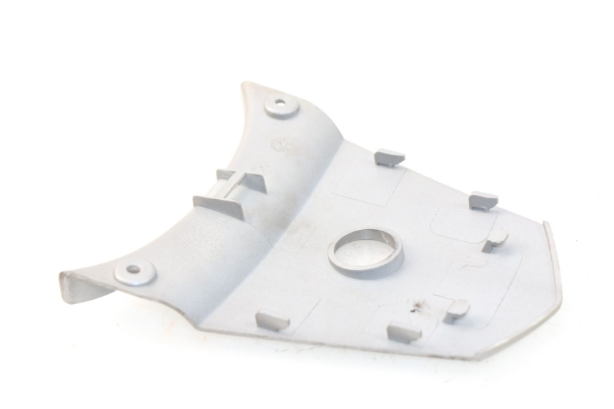 photo de Giunzione carenatura posteriore KYMCO AGILITY CITY 4T 50 (2008 - 2016) - Altra angolazione