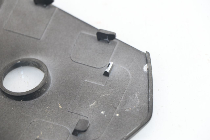 photo de CARENA POSTERIORE CONGIUNZIONE KYMCO AGILITY CITY 50 (2008 - 2016) - Zoom sullo stato d'uso