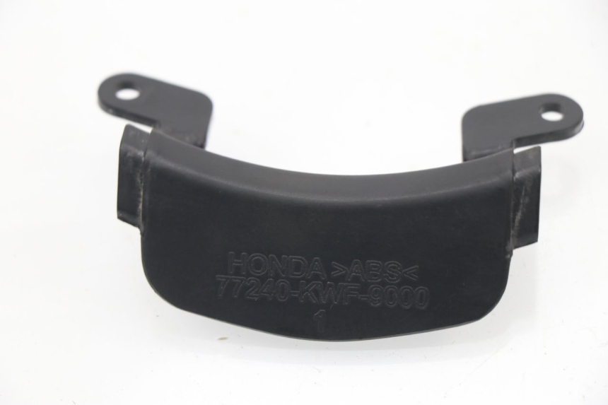 photo de Giunzione carenatura posteriore HONDA CBF 125 (2009 - 2015) - Vista principale