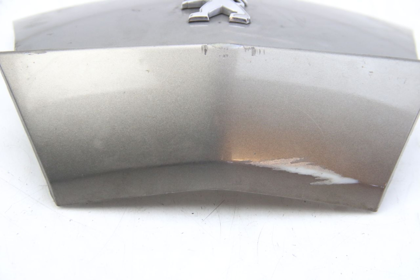 photo de GIUNZIONE PARAFANGO POSTERIORE PEUGEOT CITYSTAR 125 (2011 - 2017) - Zoom sullo stato d'uso