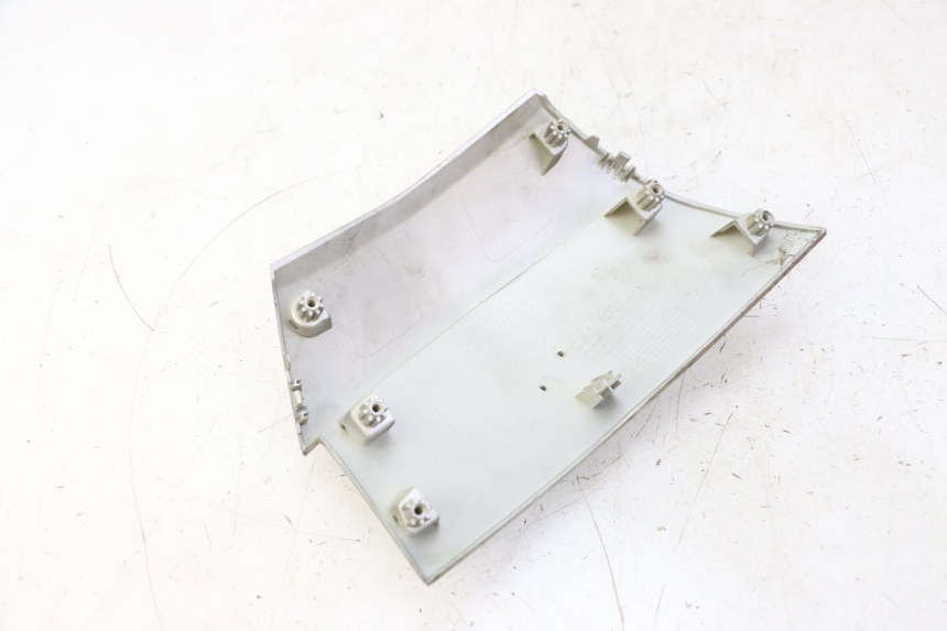 photo de GIUNZIONE PARAFANGO POSTERIORE PEUGEOT CITYSTAR 50 (2013 - 2017) - Dettaglio del componente