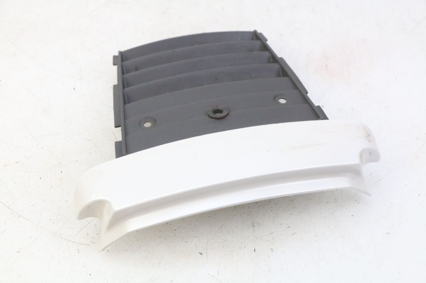 photo de GIUNZIONE PARAFANGO POSTERIORE SUZUKI CP 80 (1985 - 1996) - Primo piano tecnico