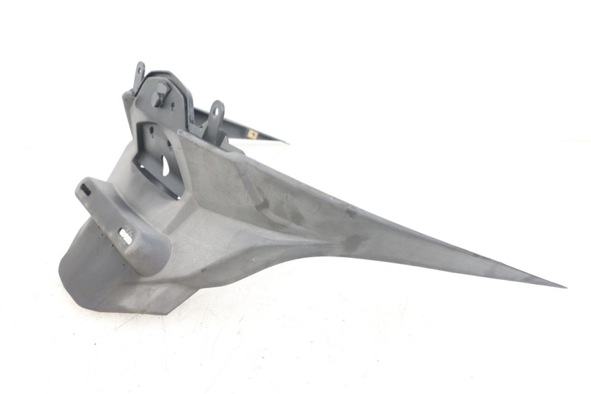 photo de Giunzione carenatura posteriore KYMCO DINK STREET ABS 125 (2011 - 2018) - Altra angolazione