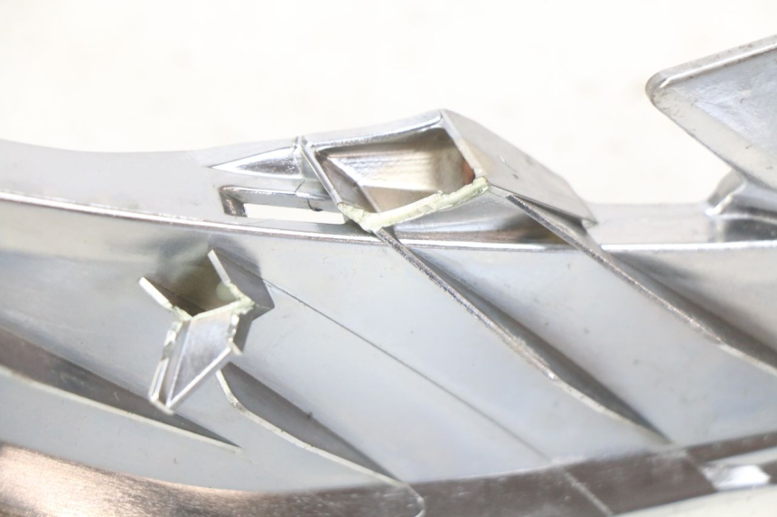 photo de GIUNZIONE PARAFANGO POSTERIORE YAMAHA D'ELIGHT DELIGHT 115 (2013 - 2017) - Altra angolazione