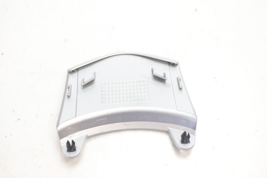 photo de Giunzione carenatura posteriore KAWASAKI ER-6 ER6 N 650 (2005 - 2009) - Primo piano tecnico