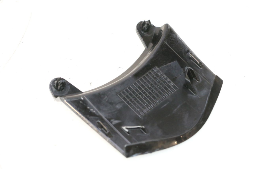 photo de Giunzione carenatura posteriore KAWASAKI ER-6 ER6 N 650 (2005 - 2009) - Zoom sullo stato d'uso