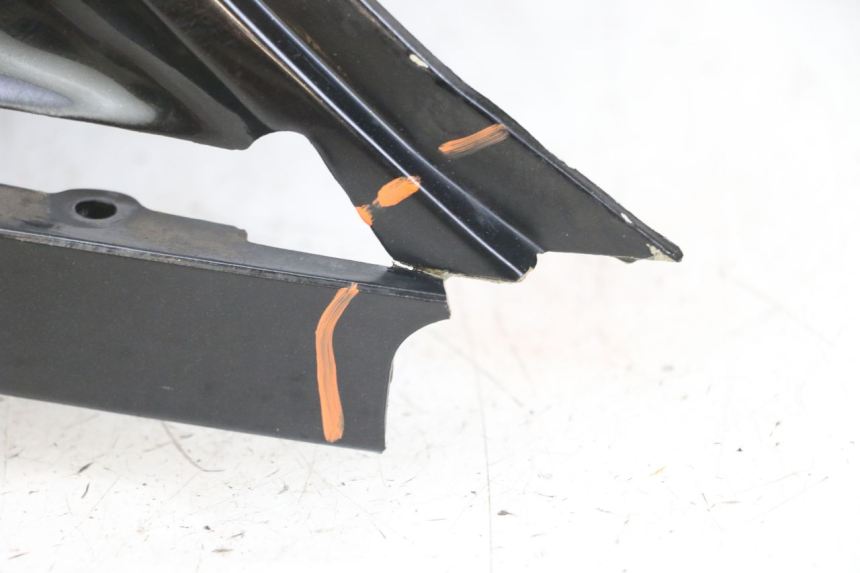 photo de GIUNZIONE PARAFANGO POSTERIORE YAMAHA FJ 3CX 1200 (1986 - 1996) - Vista d'insieme del prodotto