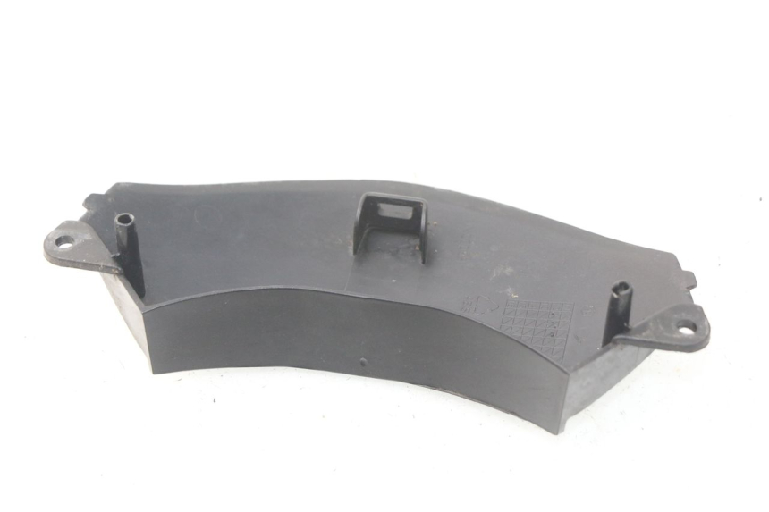 photo de Giunzione carenatura posteriore PIAGGIO FLY IE 125 (2012 - 2017) - Altra angolazione