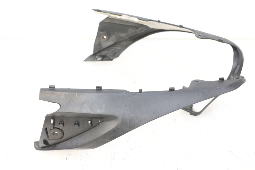 photo de CARENA POSTERIORE CONGIUNZIONE YAMAHA FZ6 FAZER S2 600 (2007 - 2011) - Zoom sullo stato d'uso