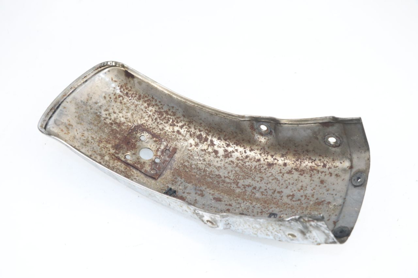 photo de Giunzione carenatura posteriore SUZUKI GN 125 (1997 - 2000) - Altra angolazione