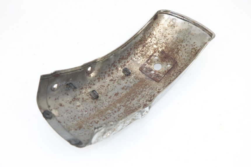 photo de Giunzione carenatura posteriore SUZUKI GN 125 (1997 - 2000) - Primo piano tecnico