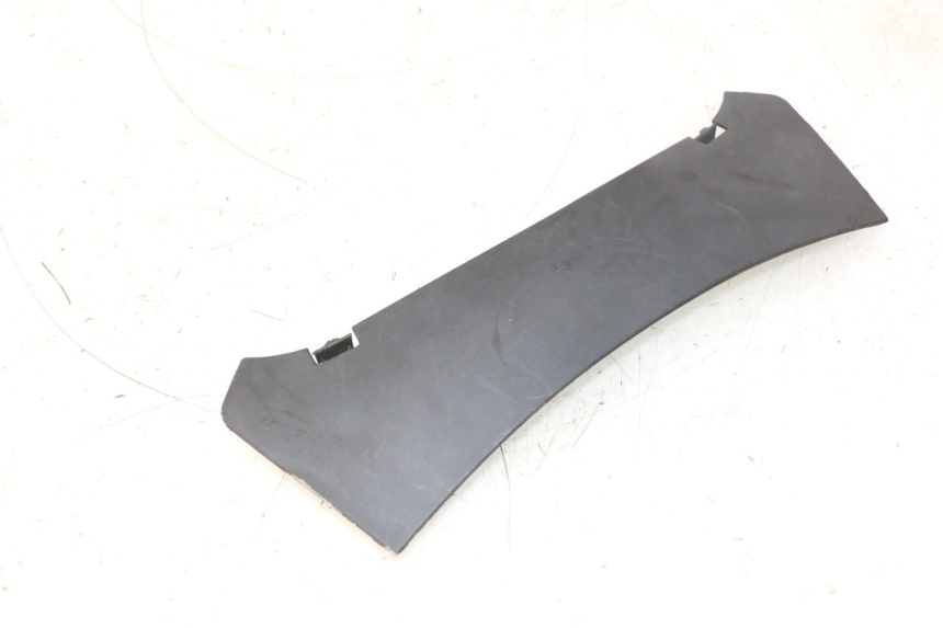photo de CARENA POSTERIORE CONGIUNZIONE GILERA GP 800 (2007 - 2013) - Dettaglio del componente