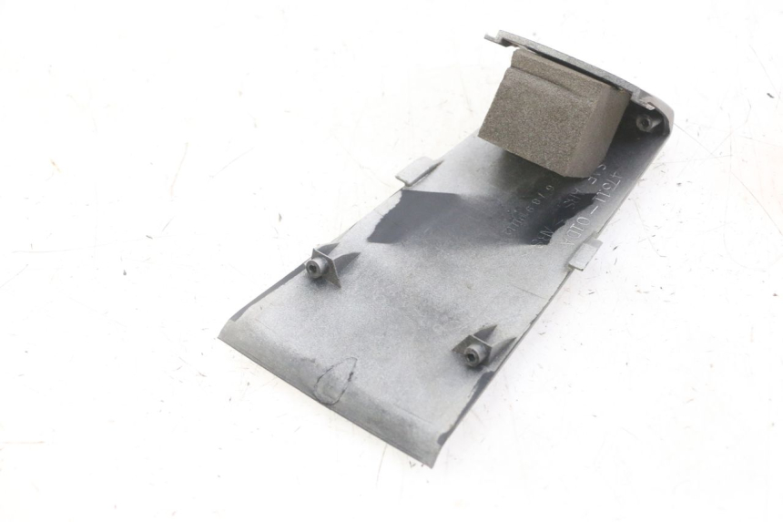 photo de CARENA POSTERIORE CONGIUNZIONE SUZUKI GS GSE 500 (2001 - 2003) - Zoom sullo stato d'uso