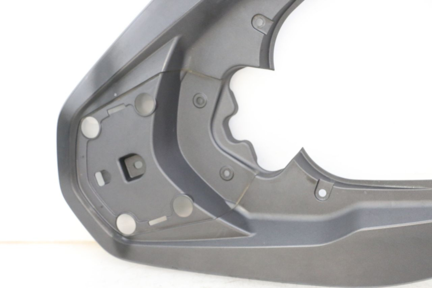 photo de Giunzione carenatura posteriore HONDA PCX (JF57/JF64) 125 (2014 - 2018) - Foto prodotto supplementare