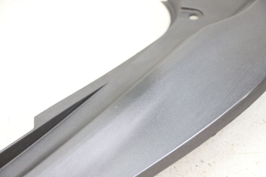 photo de Giunzione carenatura posteriore HONDA PCX (JF57/JF64) 125 (2014 - 2018) - Ricambio usato controllato