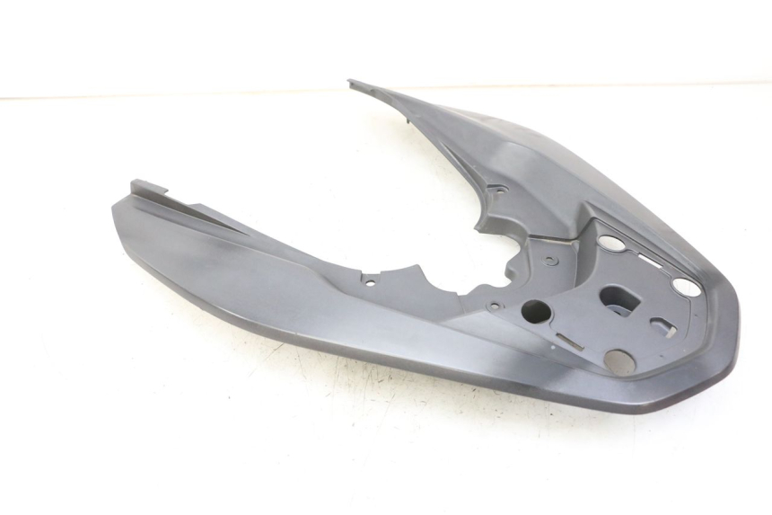 photo de Giunzione carenatura posteriore HONDA PCX (JF57/JF64) 125 (2014 - 2018) - Marcature e riferimenti originali