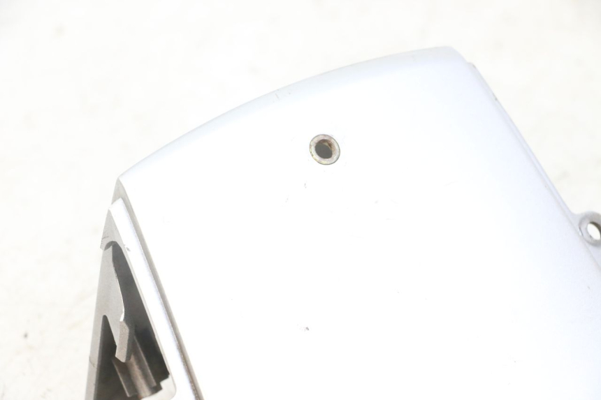 photo de GIUNZIONE PARAFANGO POSTERIORE HONDA SCV LEAD 100 (2003 - 2007) - Ricambio usato controllato
