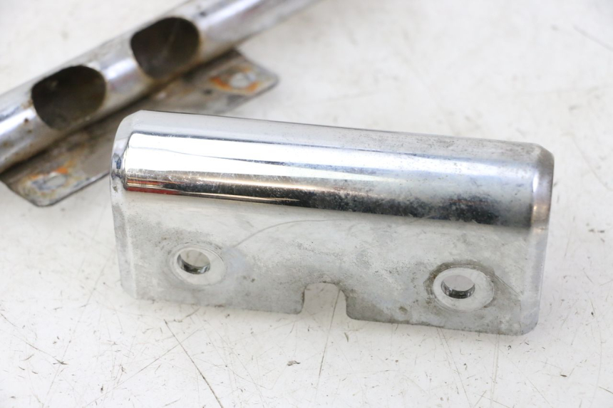 photo de CARENA POSTERIORE CONGIUNZIONE INFERIORE HYOSUNG GV AQUILA 125 (2000 - 2009) - Zoom sullo stato d'uso