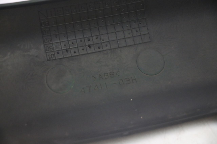 photo de GIUNZIONE PARAFANGO POSTERIORE INFERIORE SUZUKI BURGMAN 125 (2007 - 2014) - Zoom sui componenti