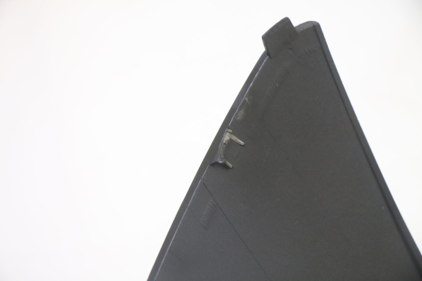 photo de GIUNZIONE PARAFANGO POSTERIORE INFERIORE SUZUKI BURGMAN 125 (2007 - 2014) - Marcature e riferimenti originali