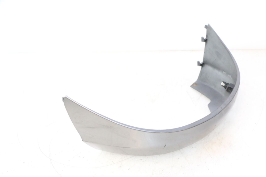 photo de GIUNZIONE PARAFANGO POSTERIORE INFERIORE SUZUKI BURGMAN 125 (2007 - 2014) - Primo piano tecnico