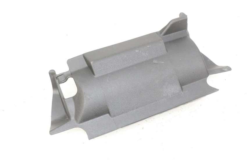 photo de GIUNZIONE PARAFANGO POSTERIORE INFERIORE HONDA CB R 1000 (2018 - 2023) - Dettaglio del componente