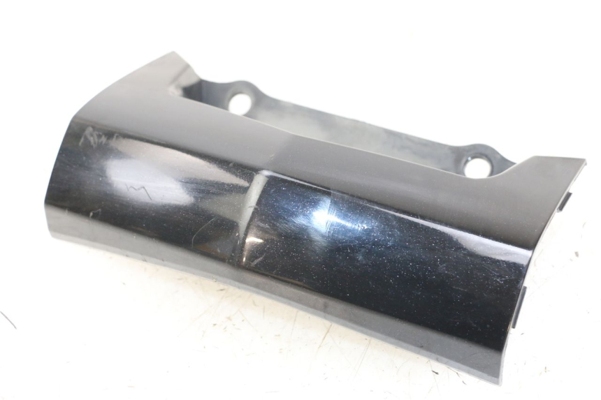 photo de GIUNZIONE PARAFANGO POSTERIORE INFERIORE KYMCO DINK 4T 50 (2007 - 2018) - Altra angolazione