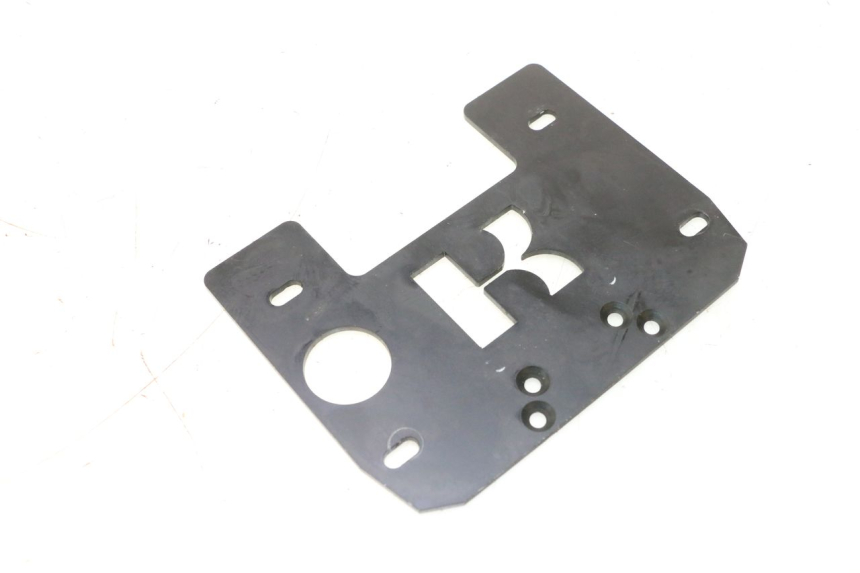 photo de CARENA POSTERIORE CONGIUNZIONE INFERIORE KAWASAKI ER-6 ER6 N 650 (2005 - 2009) - Zoom sullo stato d'uso