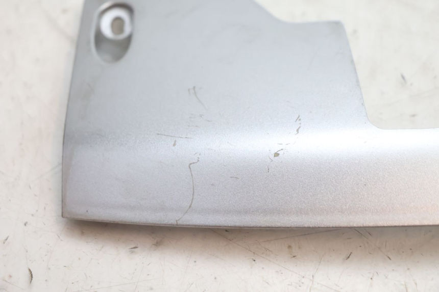 photo de CARENA POSTERIORE CONGIUNZIONE INFERIORE HONDA FJS SILVER WING SILVERWING 400 (2005 - 2008) - Zoom sullo stato d'uso