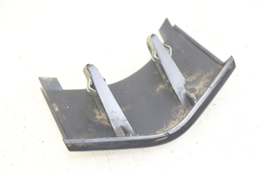 photo de GIUNZIONE PARAFANGO POSTERIORE INFERIORE PIAGGIO FLY 4T 50 (2013 - 2017) - Dettaglio del componente