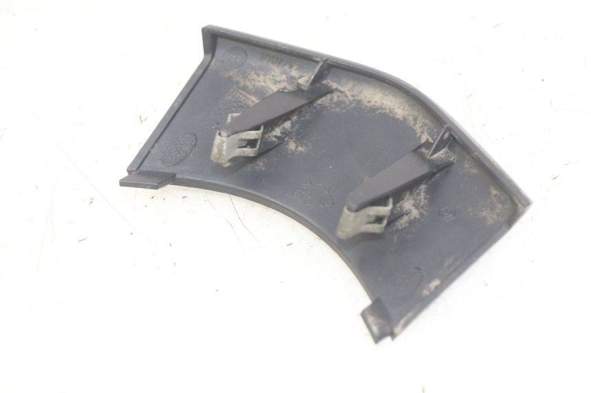 photo de GIUNZIONE PARAFANGO POSTERIORE INFERIORE PIAGGIO FLY 4T 50 (2013 - 2017) - Zoom sullo stato d'uso