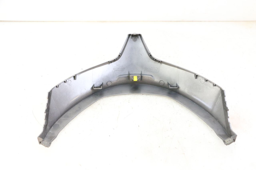 photo de CARENA POSTERIORE CONGIUNZIONE INFERIORE HONDA FORZA ABS 300 (2013 - 2017) - Primo piano tecnico