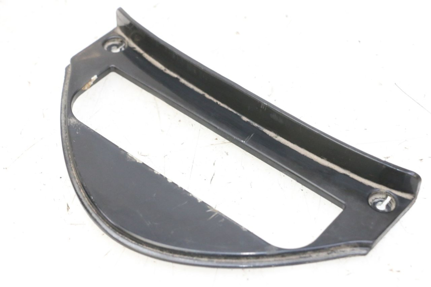 photo de Giunzione carenatura posteriore inferiore KYMCO GRAND DINK 125 (2008 - 2014) - Altra angolazione